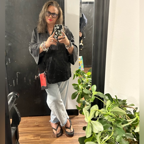 Meet your Posher, DeeDee - Picture 2 of 6